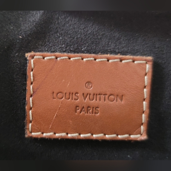 Authentic Louis Vuitton Pallas MM Monogram Canvas Black Leather Adjustable Strap - Picture 13 of 17